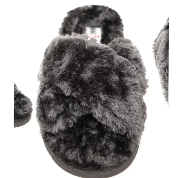 Lilly Faux Shearling SlippersMINNETONKA - Picture 2 of 9